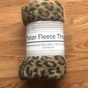 Polar Fleece Throw in Leopard